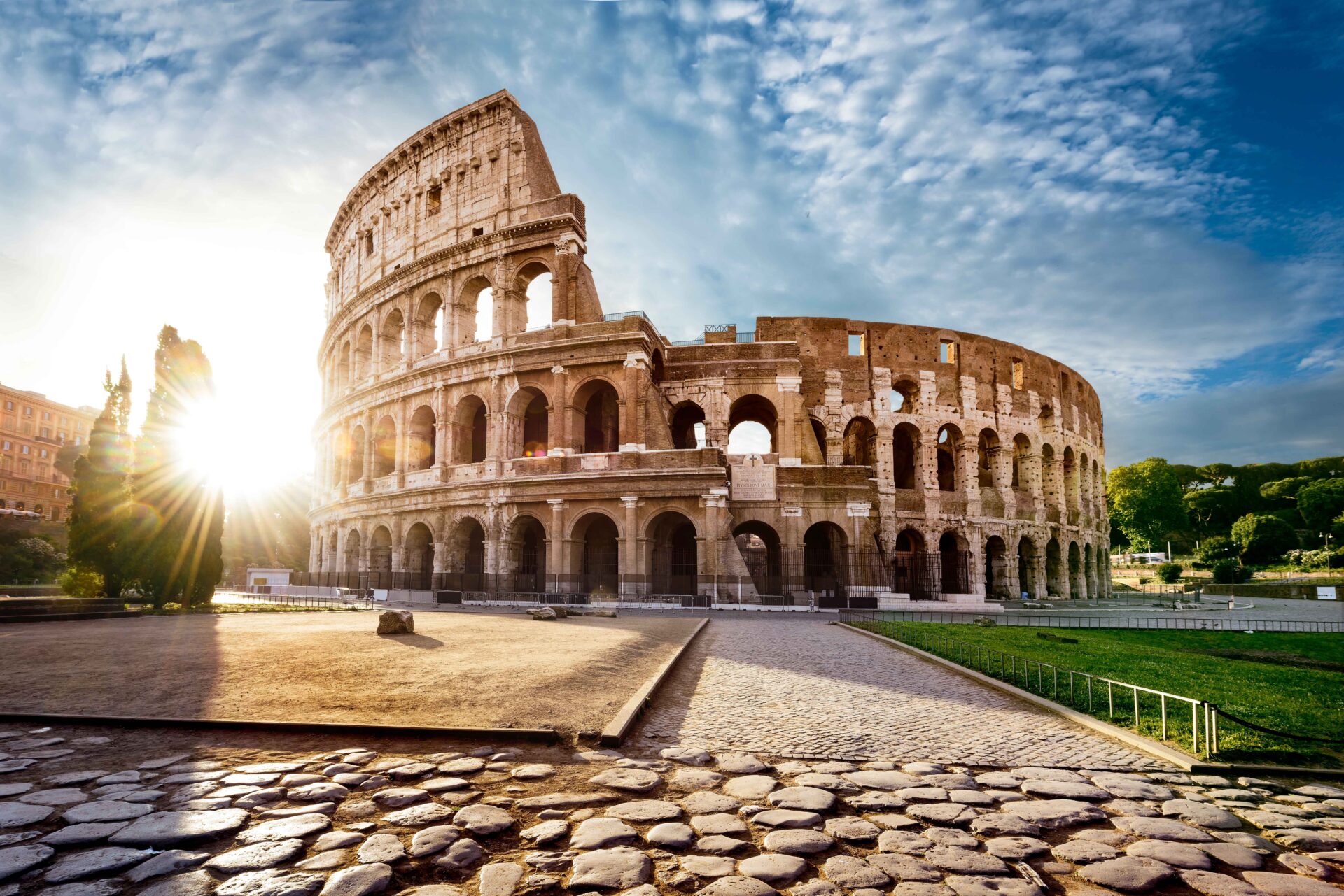 colosseum-rome-morning-sun-italy (1)